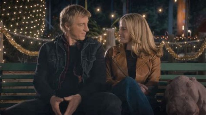 Does Elizabeth Shue appear in Cobra Kai?