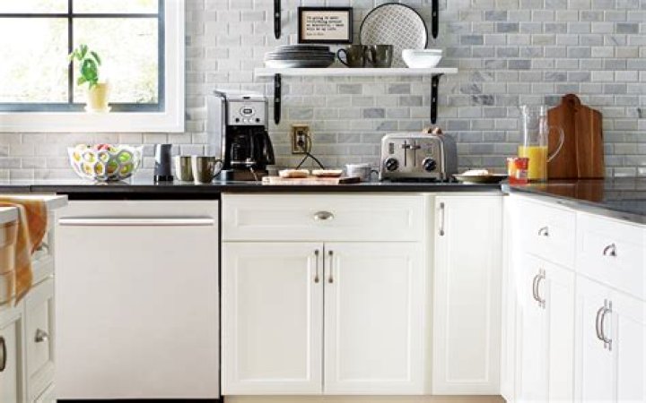 Does Home Depot sell small kitchen appliances?
