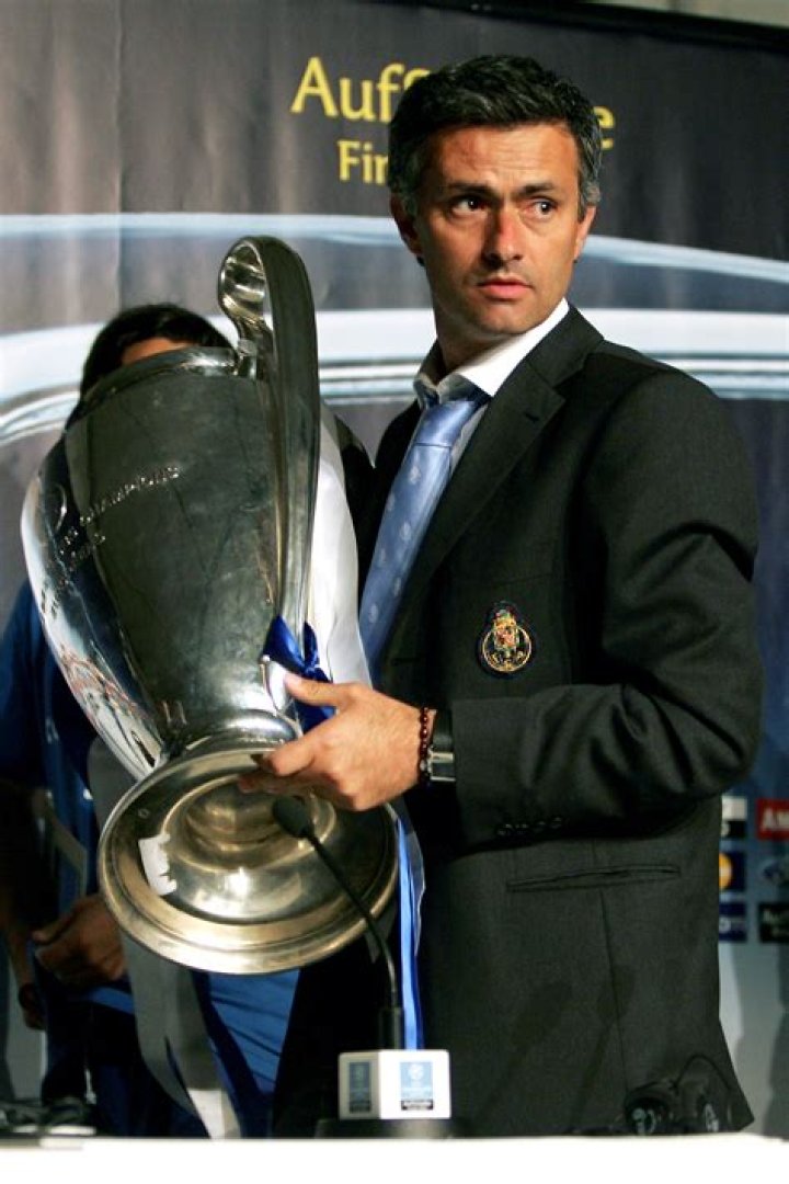 Does Jose Mourinho have a dog?