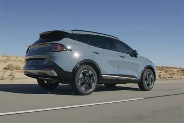 Does Kia Sportage have aux input?