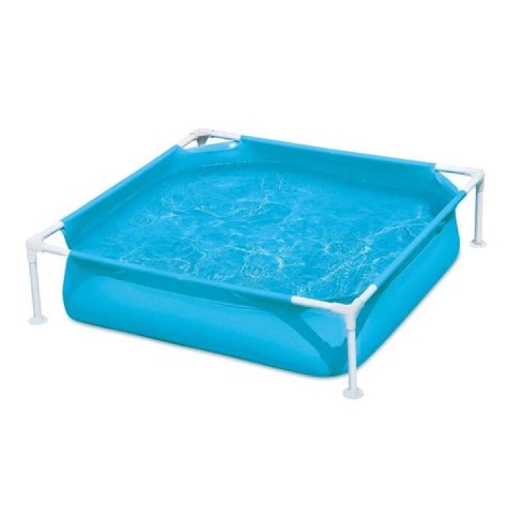 Does Lowe's carry kiddie pools?