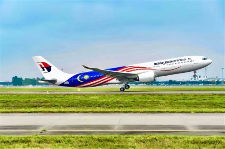 Does Malaysian airlines fly to South Africa?