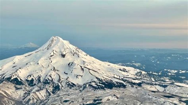 Does Mount Hood always have snow?