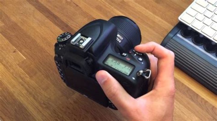 Does Nikon d750 have silent shutter?