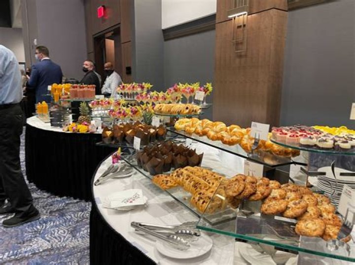 Does Oaklawn Casino have a buffet?