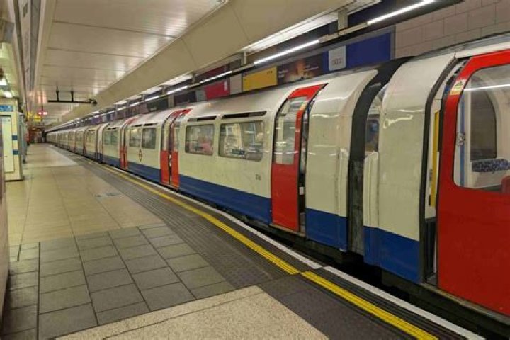 Does Piccadilly Line reach Heathrow Terminal 4?