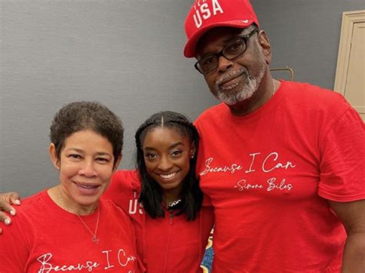 Does Simone find her dad?