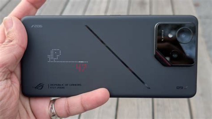 Does the Asus ROG phone work on AT&T?