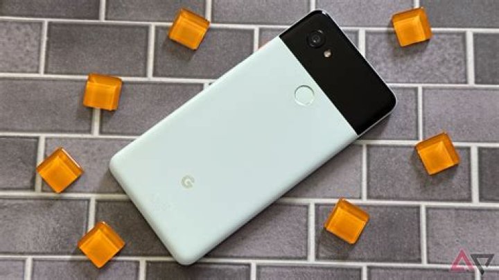 Does the Google pixel 2 XL come with headphones?