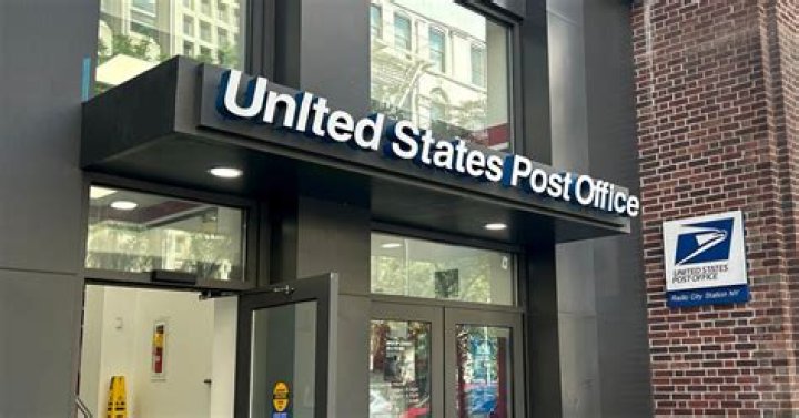 Does the US post office deliver mail on President's Day?