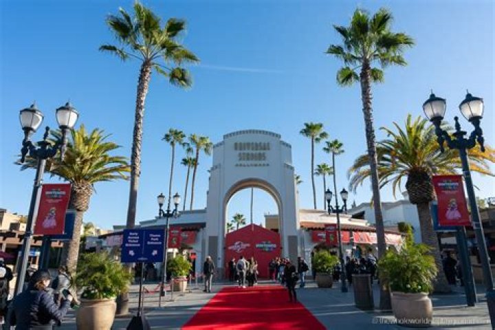 Does Universal Studios Hollywood sell out?