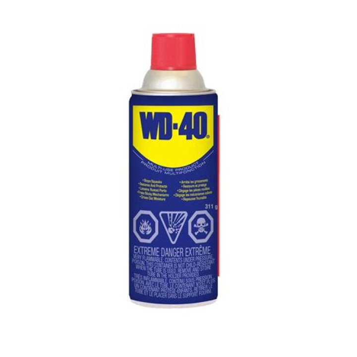 Does WD 40 remove spray paint?