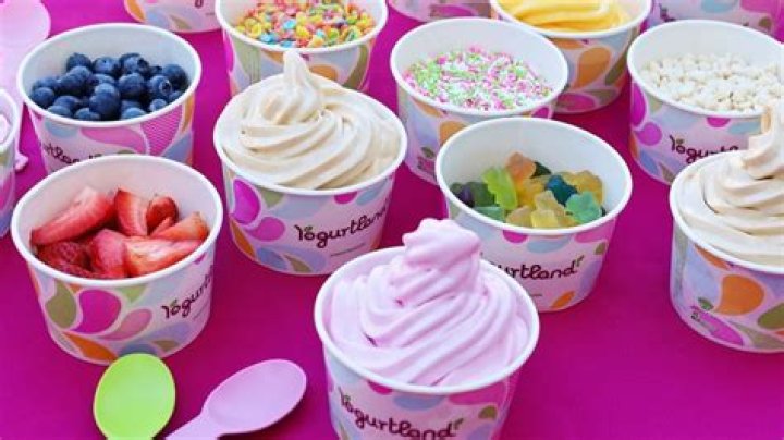 Does yogurtland have dairy?