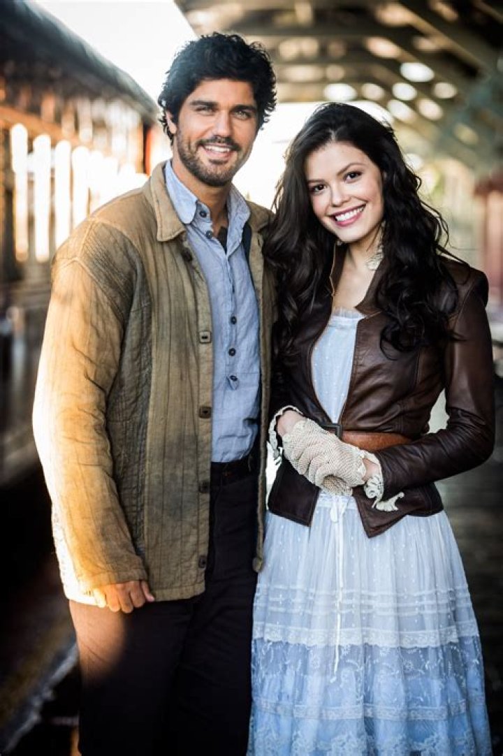 Em que ano se passa a novela Tempo de amar?