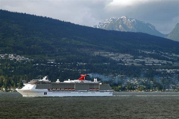 Has Canada banned cruise ships?
