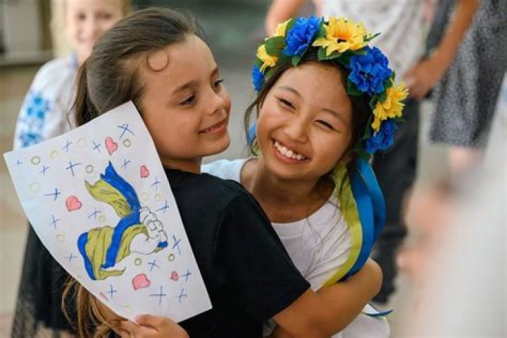 How can a 10 year old volunteer?