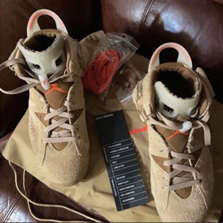 How can you tell fake Travis Scott 6s?