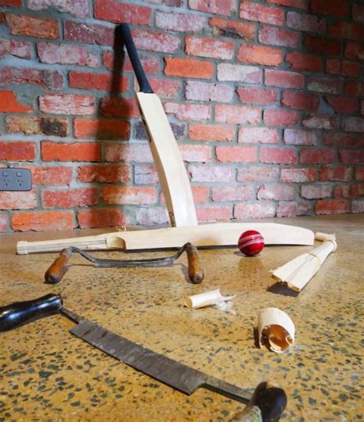How cricket bats are manufactured?