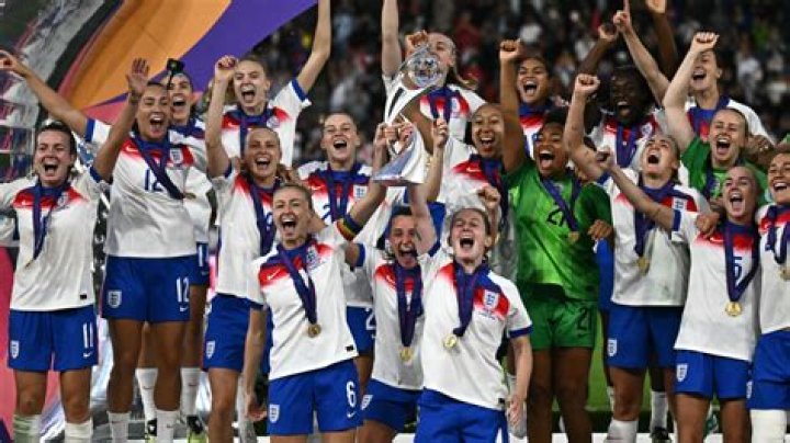 How did England do in the 2016 Euros?