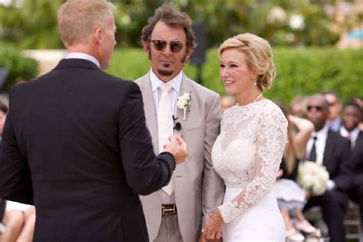 How did Paula White and Jonathan Cain meet?