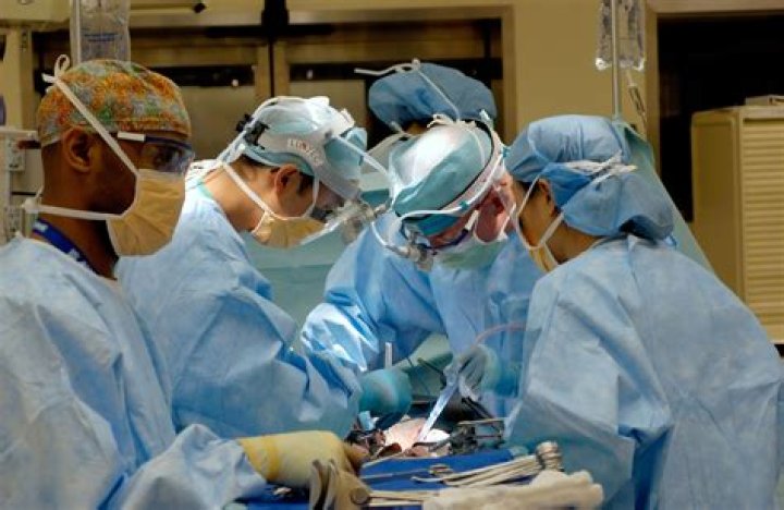 How do I become a surgical tech in Tennessee?