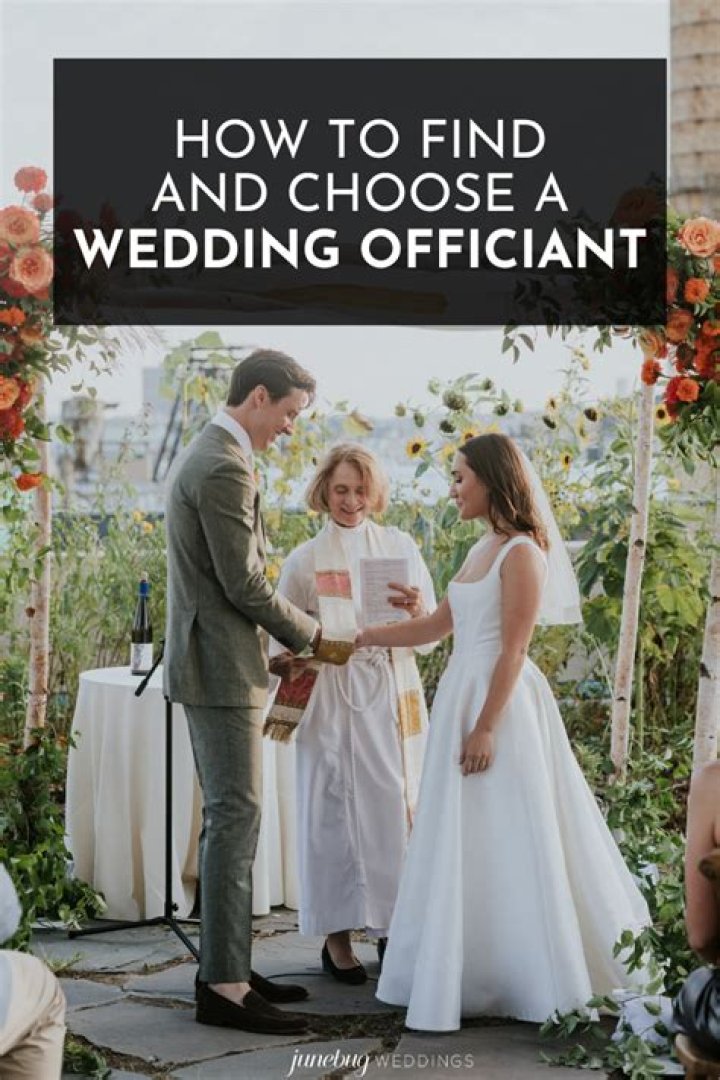 How do I become a wedding officiant UK?