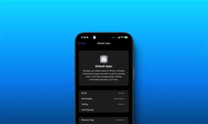How do I change the default messaging app on my iPhone?