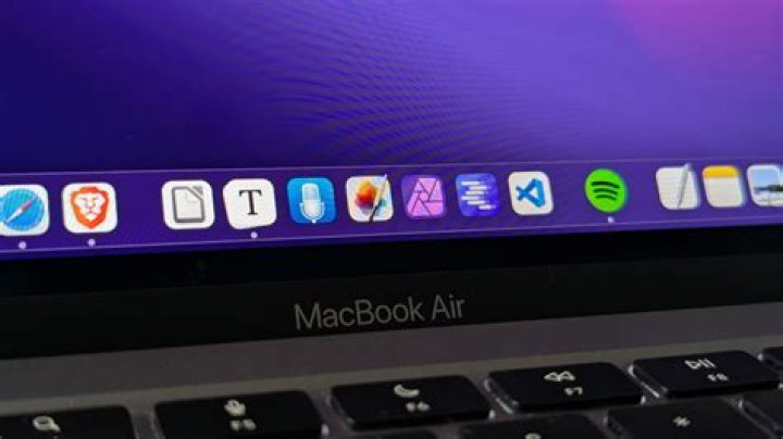 How do I change the dock color on my Mac?