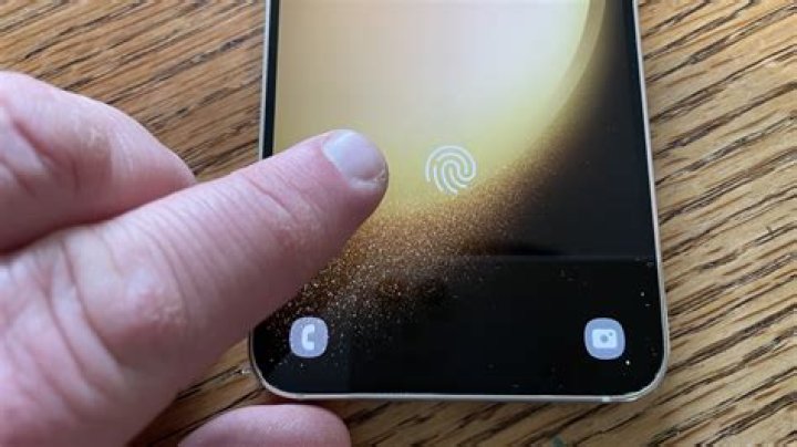 How do I change the fingerprint on my Galaxy S10e?