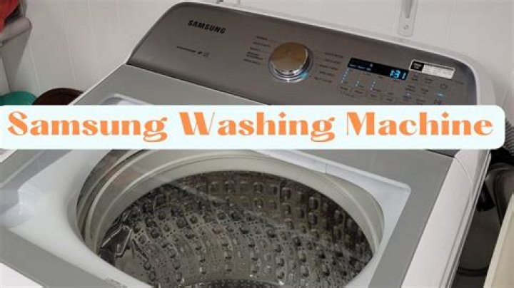 How do I clean my Samsung Galaxy s8?