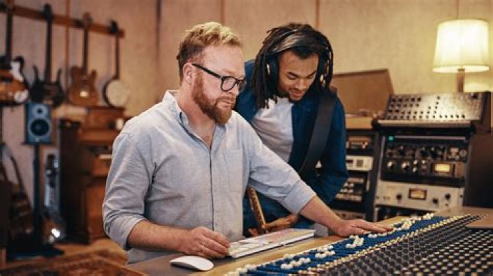 How do I find a manager for a music producer?