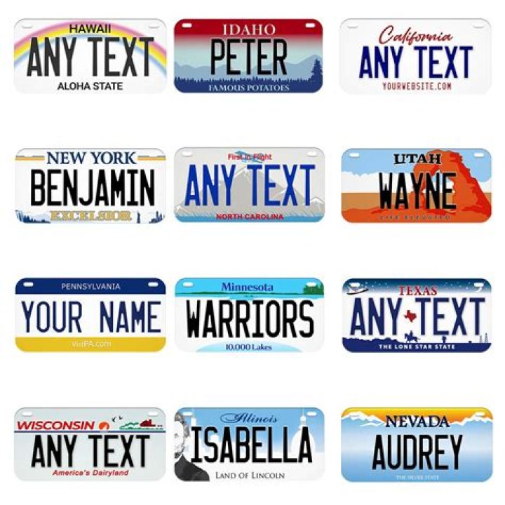 How do I get a personalized license plate in Quebec?