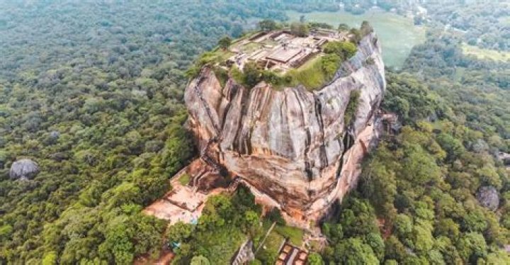 How do I get from Kandy to Trincomalee?