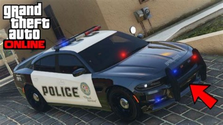 How do I insure a vehicle in GTA 5?