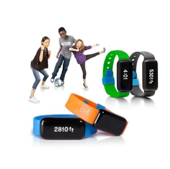 How do I link my Unicef Kid Power Band?