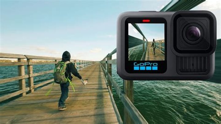 How do I make my GoPro hero 7 screen stay on?