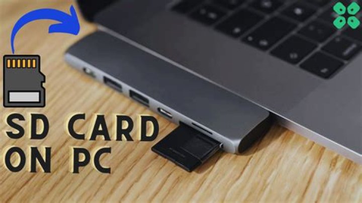 How do I put an SD card in my Moto G 3rd gen?