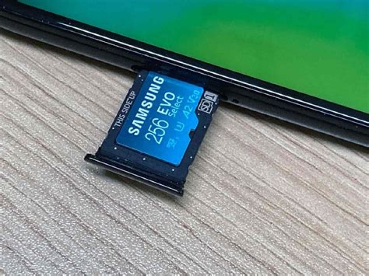 How do I set an SD card as default storage on Samsung tablet?