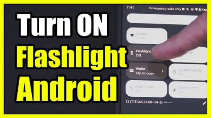 How do I turn on the flashlight on my LG g4 Stylus?