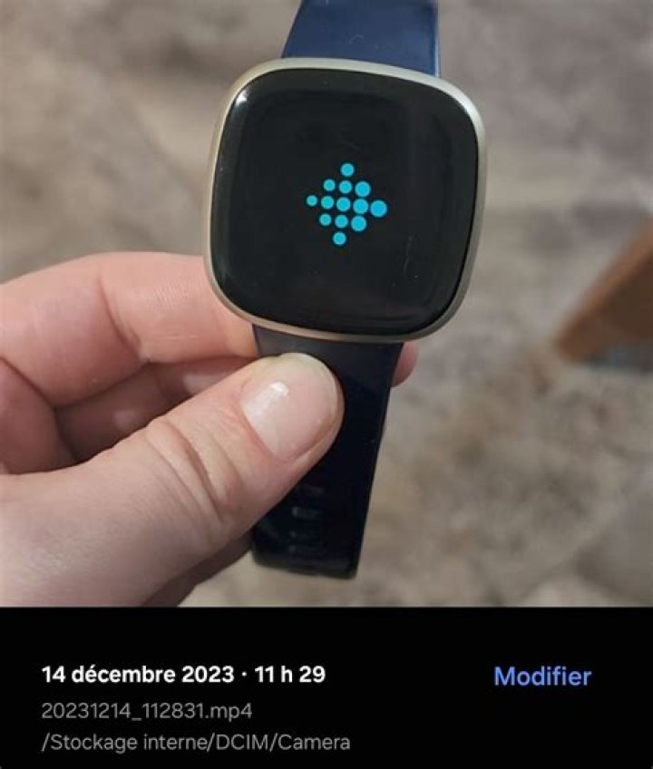 How do I unfreeze my Fitbit?