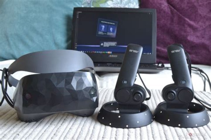 How do I use Windows mixed reality headset?