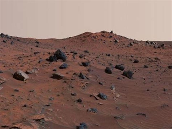 How do we receive pictures from Mars?