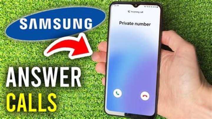 How do you answer a call on the Samsung Galaxy s5?