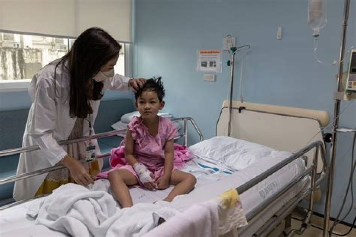 How do you assess a patient with dengue?