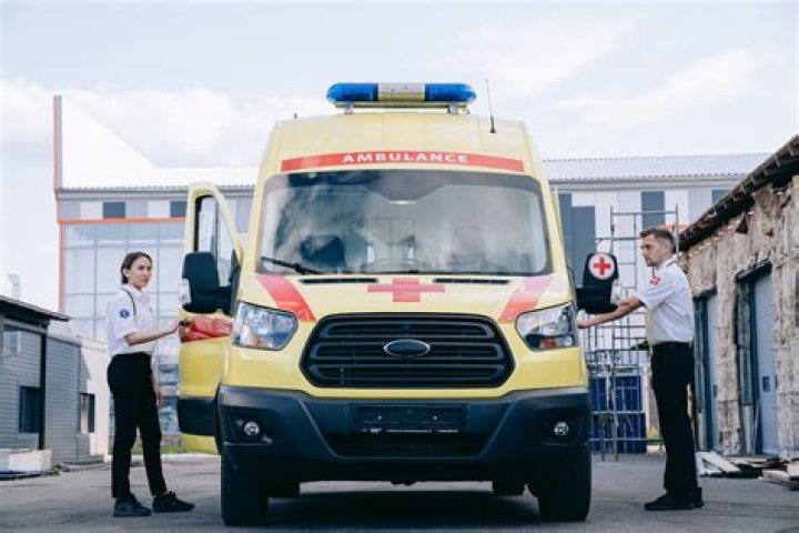 How do you call an ambulance in Switzerland?