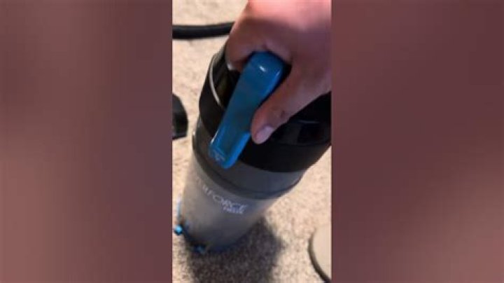 How do you clean a Bissell multi reach filter?