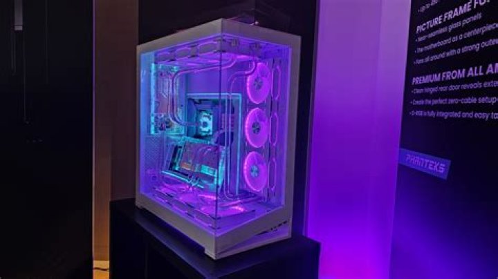 How do you control Phantek fans?