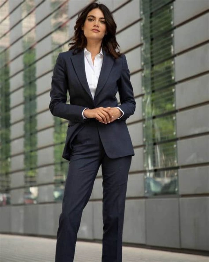 How do you dress like a tough girl?