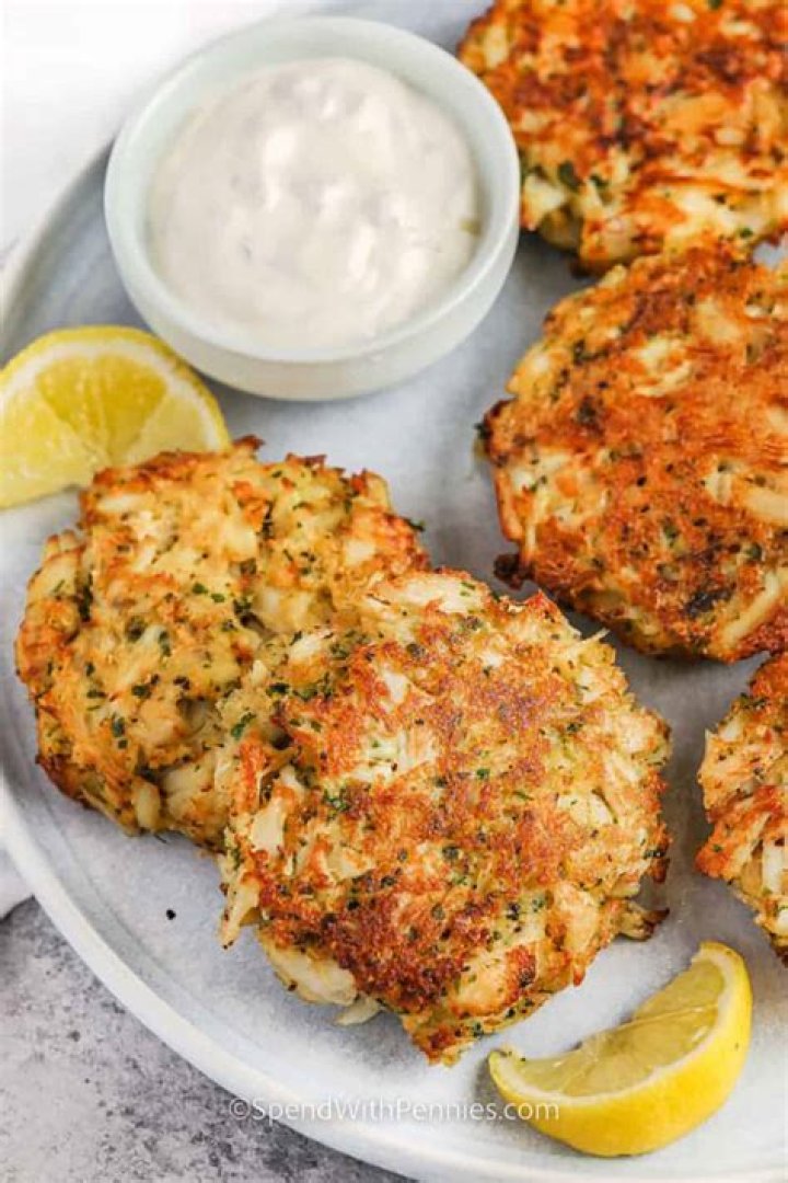 How do you eat leftover crab cakes?