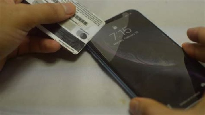 How do you get an XR screen protector off an iPhone?